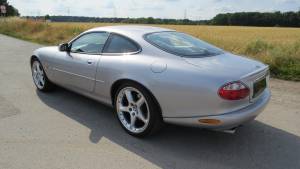 Imagen 3/50 de Jaguar XKR &quot;Silverstone&quot; (2000)