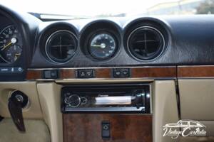 Image 61/75 de Mercedes-Benz 560 SL (1986)