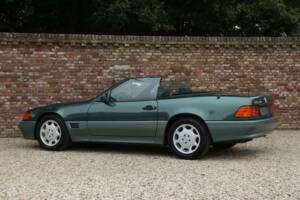 Image 18/50 of Mercedes-Benz 300 SL-24 (1992)