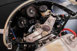 Bild 29/29 von Honda VFR 750R RC 30 (1991)