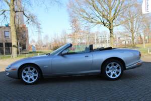 Image 7/8 of Jaguar XK8 4.0 (1999)
