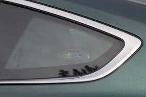 Immagine 50/50 di Ford Mustang GT 5.0 V8 Fastback (2019)