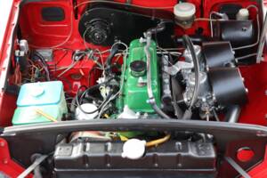Image 4/50 of MG MGB GT (1974)