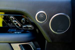 Image 45/49 of Land Rover Range Rover V8 Armoured (2022)