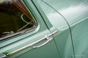 Image 33/46 of Bentley R-Type (1953)