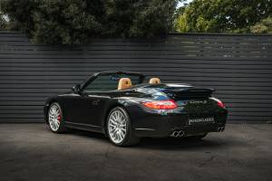 Immagine 6/45 di Porsche 911 Carrera 4S (2010)
