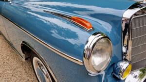 Image 19/39 of Mercedes-Benz 220 SE (1958)