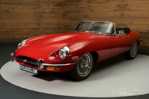 Image 4/19 de Jaguar E-Type (1969)