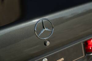 Imagen 12/50 de Mercedes-Benz 190 E (1988)