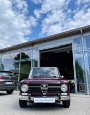 Image 21/23 of Alfa Romeo Giulia 1300 Super (1972)