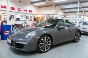 Image 3/12 of Porsche 911 Carrera (2013)