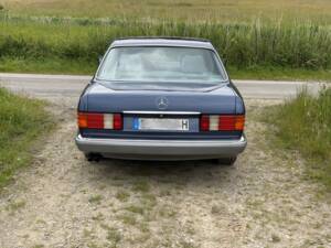 Image 7/20 of Mercedes-Benz 560 SEL (1988)
