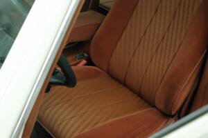 Bild 43/50 von Mercedes-Benz 380 SE (1980)