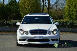 Image 8/50 of Mercedes-Benz E 500 T (2004)