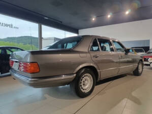 Imagen 5/27 de Mercedes-Benz 500 SEL (1986)