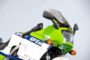 Image 31/36 of Kawasaki GPZ 600 R (1985)