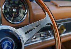 Image 17/25 de Mercedes-Benz 300 SL Roadster (1961)