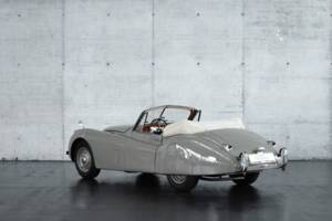 Bild 3/50 von Jaguar XK 120 DHC (1953)