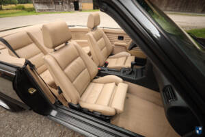 Bild 17/83 von BMW 325i (1990)