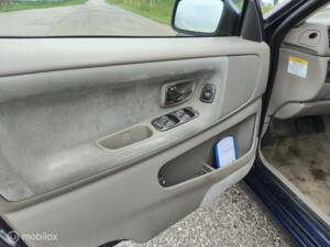 Image 22/33 of Volvo S 70 2.5 T (1997)
