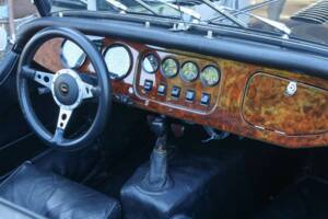 Bild 36/50 von Morgan Plus 8 (1982)