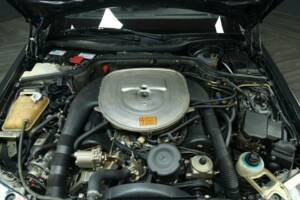 Immagine 40/50 di Mercedes-Benz 560 SEC (1990)