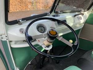 Imagen 18/19 de Volkswagen T1 Samba 1.2 (1959)