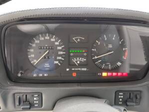 Bild 66/113 von BMW 735i (1986)