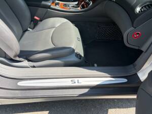 Imagen 12/15 de Mercedes-Benz SL 500 (2001)