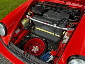 Bild 46/47 von Porsche 911 Carrera 4 (1990)