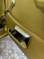 Image 107/139 of Mercedes-Benz 240 D (1978)