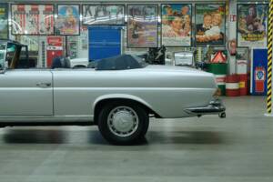 Image 5/50 of Mercedes-Benz 280 SE 3,5 (1970)