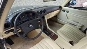 Immagine 4/34 di Mercedes-Benz 500 SL (1980)