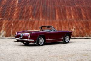 Image 2/51 of Maserati 3500 GTI Spyder Vignale (1963)