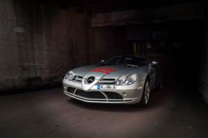 Image 27/61 of Mercedes-Benz SLR McLaren (2004)