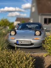 Image 2/10 of Mazda MX-5 1.6 (1993)
