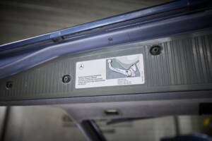 Image 78/100 of Mercedes-Benz 230 TE (1990)