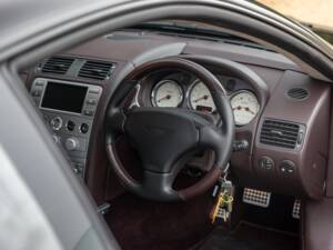 Bild 32/49 von Aston Martin V12 Vanquish S (2007)