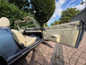 Image 33/38 de Mercedes-Benz 280 SL (1970)