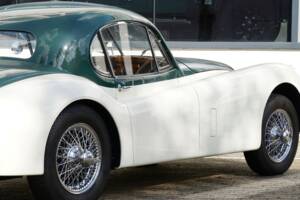 Image 8/13 of Jaguar XK 120 FHC (1953)