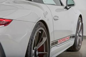 Image 9/25 de Porsche 911 GT3 Touring (2018)