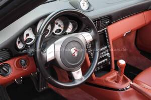Image 14/25 of Porsche 911 Carrera 4S (2009)