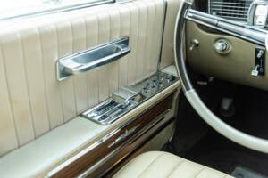 Bild 81/100 von Lincoln Continental Convertible (1965)