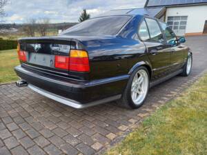 Image 3/18 of BMW M5 (1994)