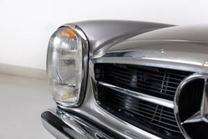 Image 27/35 de Mercedes-Benz 230 SL (1966)