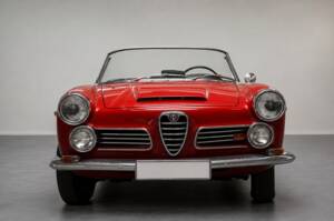 Image 5/31 of Alfa Romeo 2600 Spider (1964)
