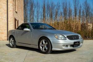 Image 2/48 of Mercedes-Benz SLK 320 (2001)