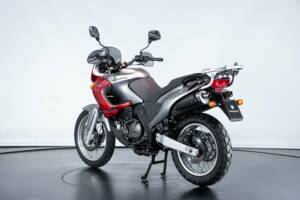 Immagine 2/50 di Aprilia DUMMY (2004)