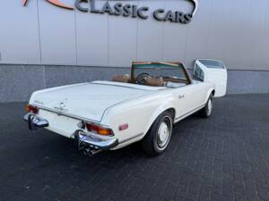 Image 8/48 of Mercedes-Benz 280 SL (1970)