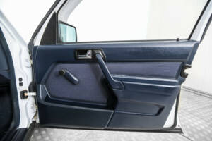 Image 20/50 de Mercedes-Benz 190 D (1986)